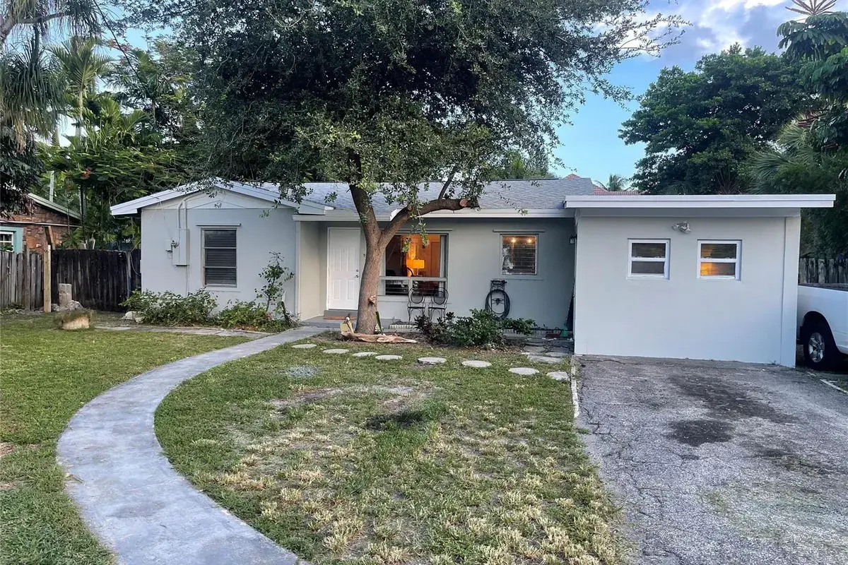 904 SE 12th Street, Fort Lauderdale FL 33316