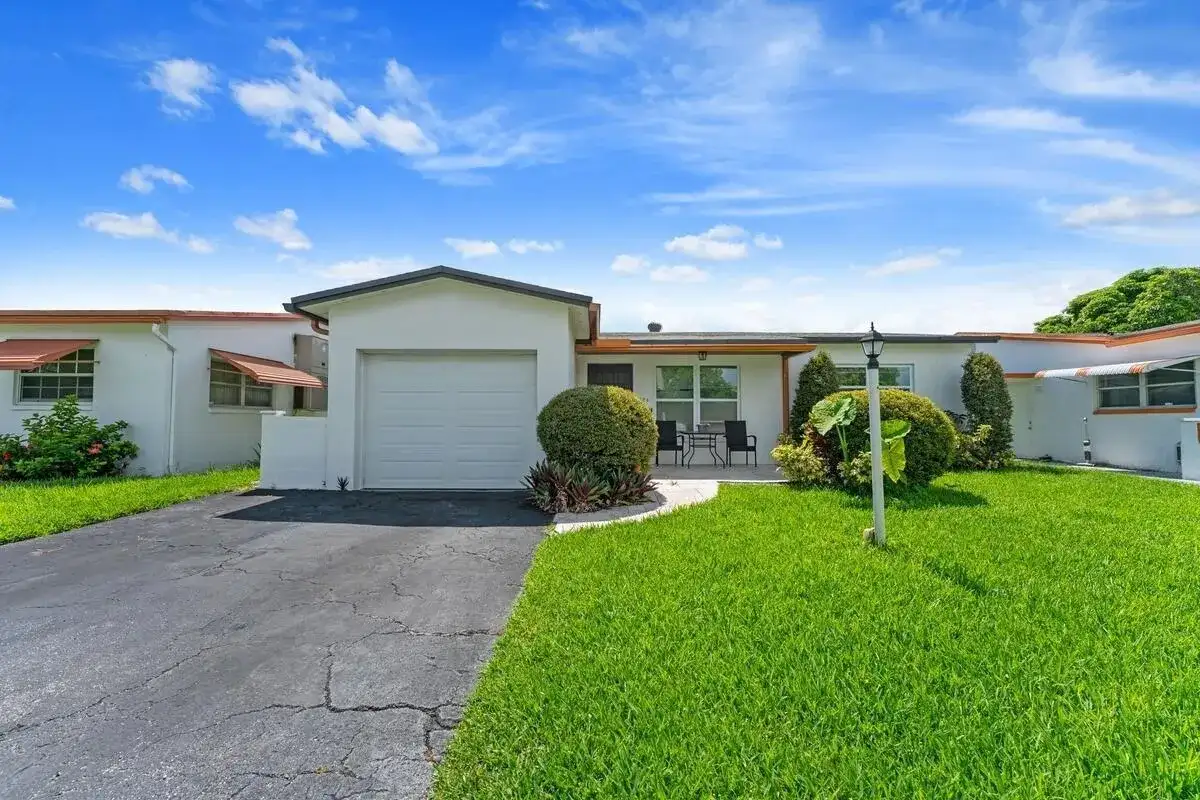 4184 NW 52nd Avenue, Lauderdale Lakes FL 33319 photo 3