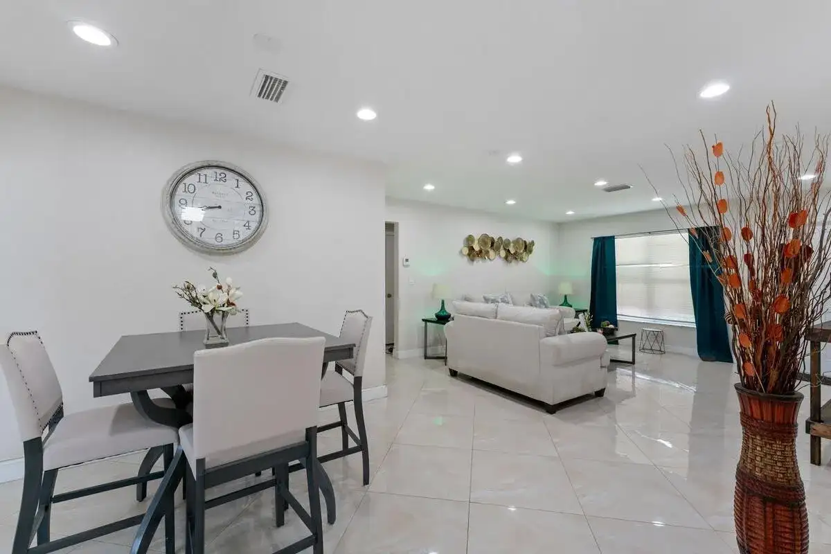 4184 NW 52nd Avenue, Lauderdale Lakes FL 33319 photo 5