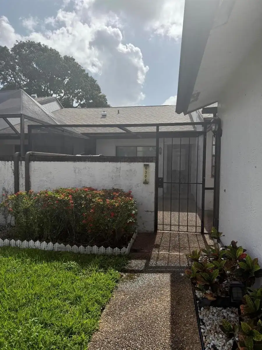 6304 Wedgewood Terrace # B8, Tamarac FL 33321 photo 2