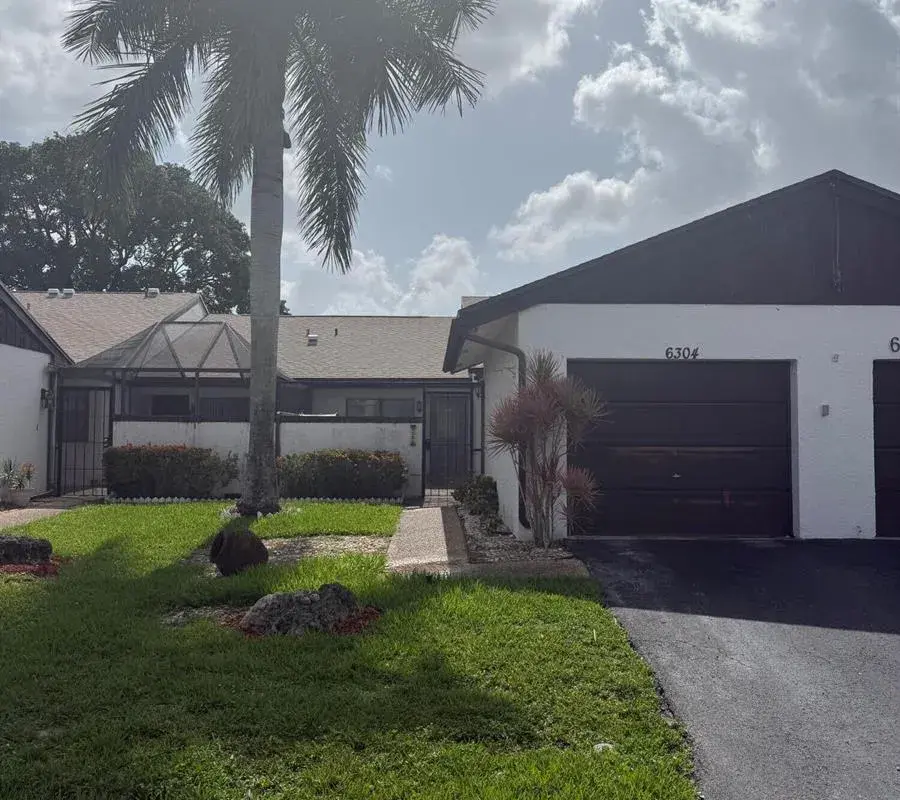 6304 Wedgewood Terrace # B8, Tamarac FL 33321