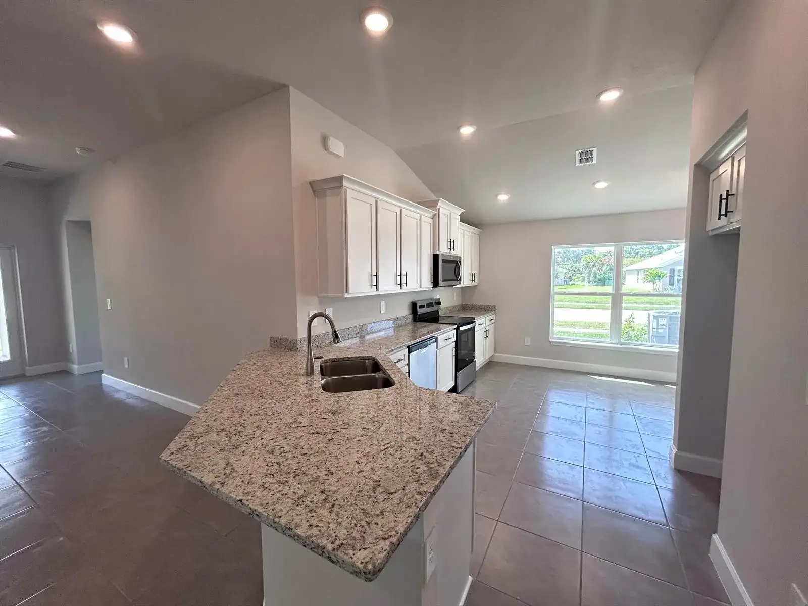 5747 Waterstone Boulevard, Fort Pierce FL 34951 photo 5