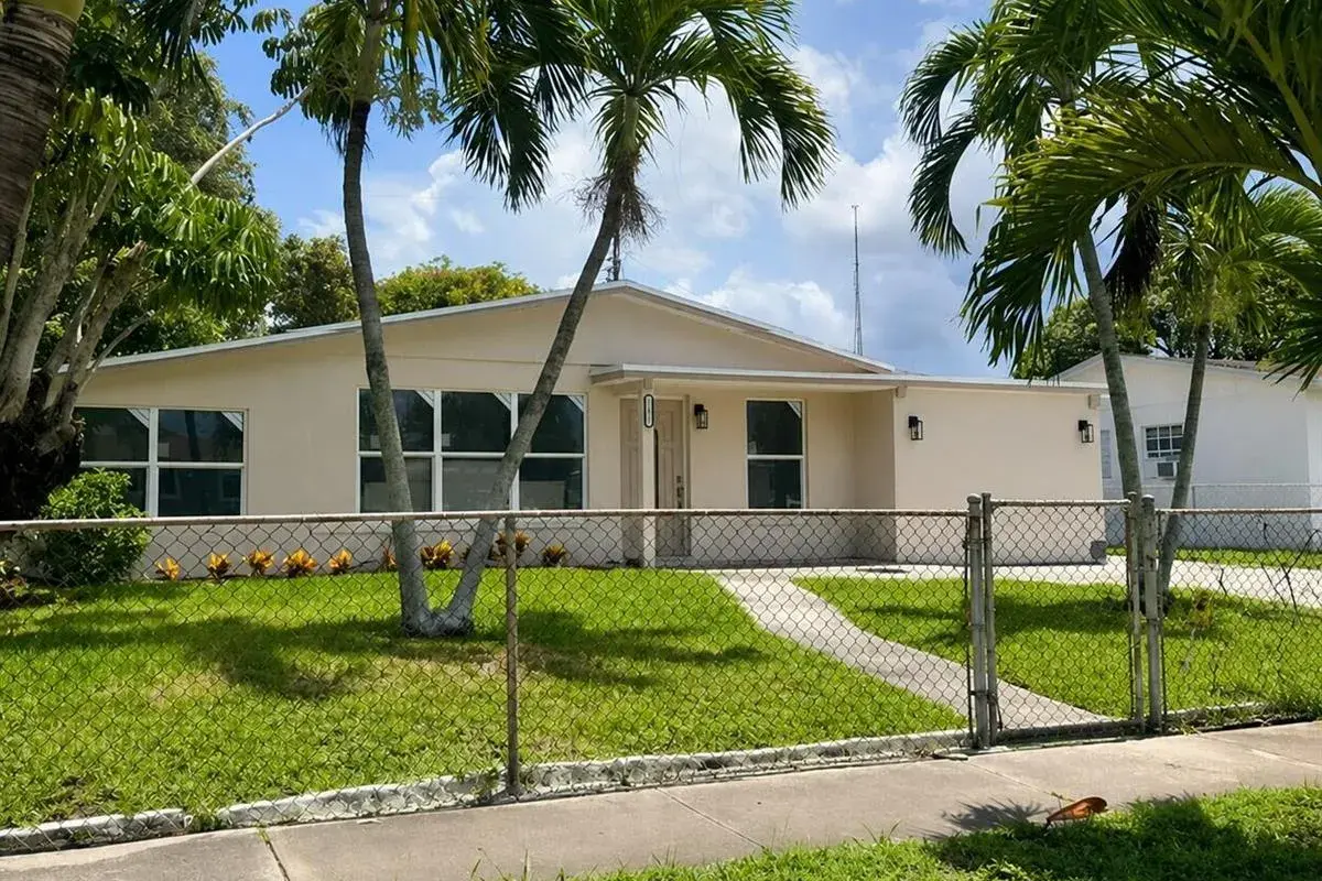 1321 W 3rd Street, Riviera Beach FL 33404