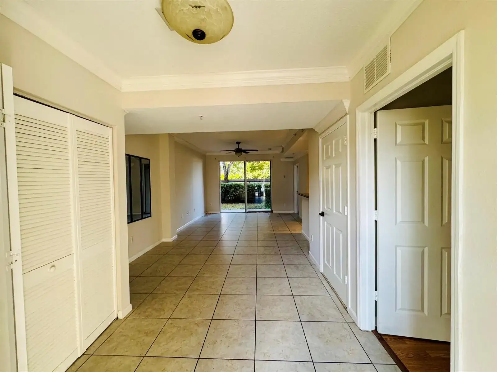1954 Freeport Lane # 1954, Riviera Beach FL 33404 photo 2