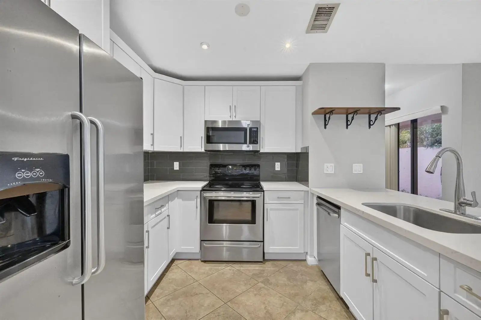 3076 S Oakland Forest Drive # 503, Oakland Park FL 33309 photo 3