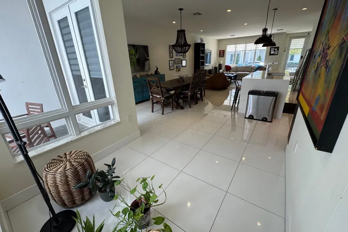 6461 NW 103rd Passage, Doral FL 33178