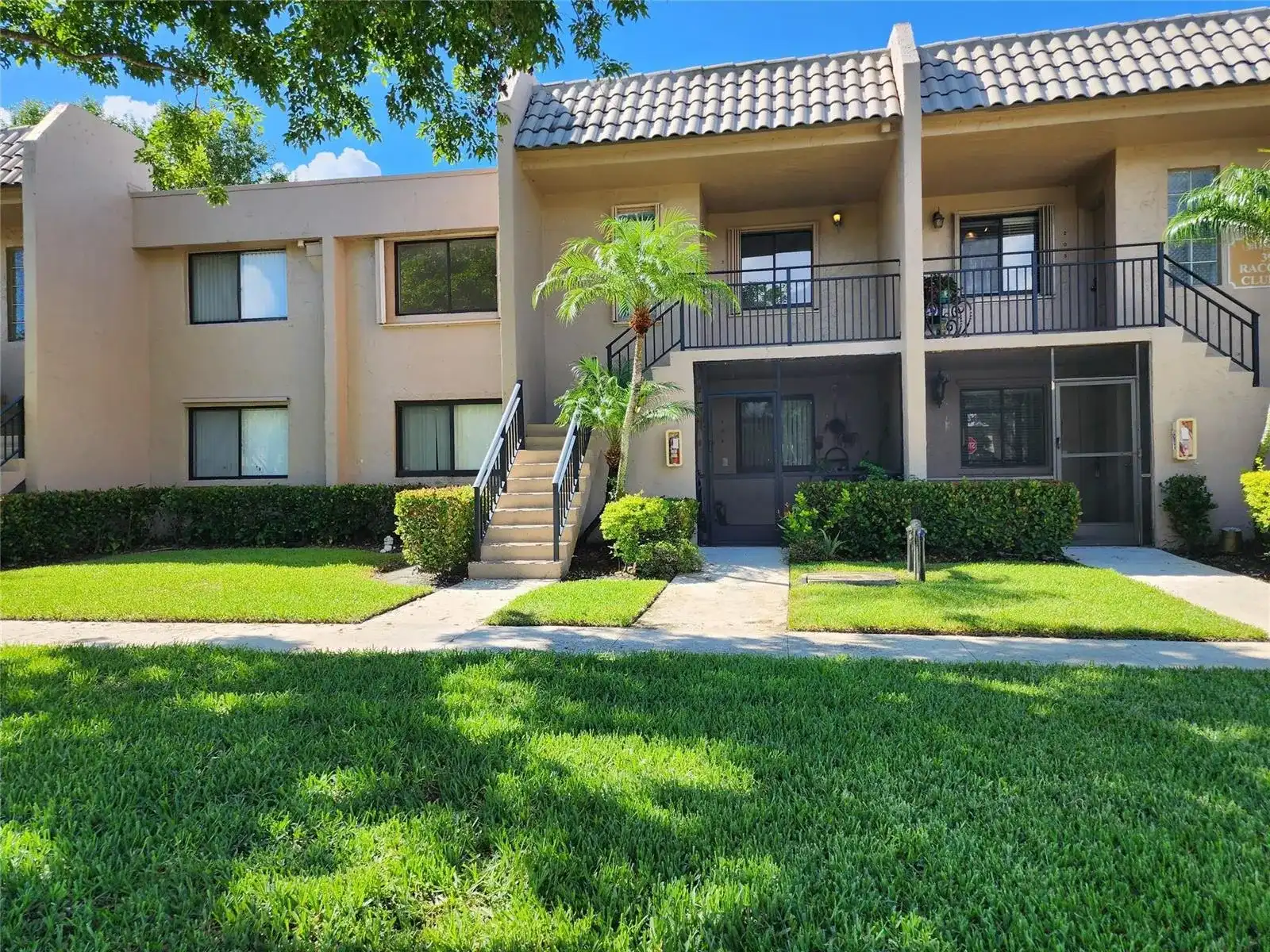 390 Racquet Club Road, Weston FL 33326