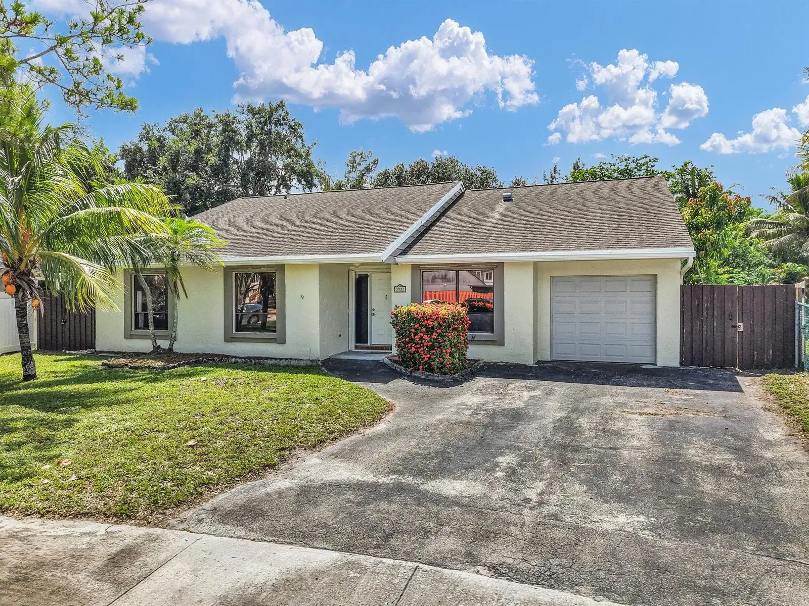 3930 NW 79th Way, Davie FL 33024 photo 5