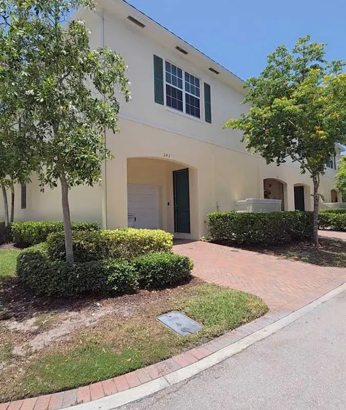 243 SW 7th Court # 243, Pompano Beach FL 33060
