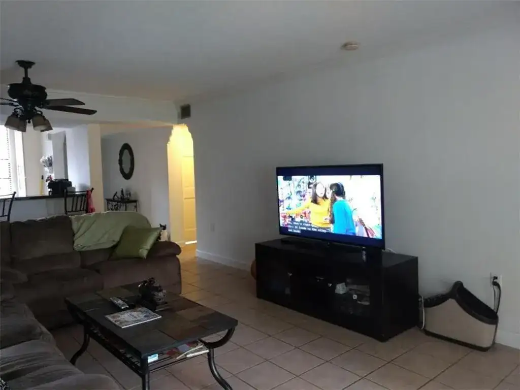 1711 Whitehall Drive # 201, Davie FL 33324 photo 2