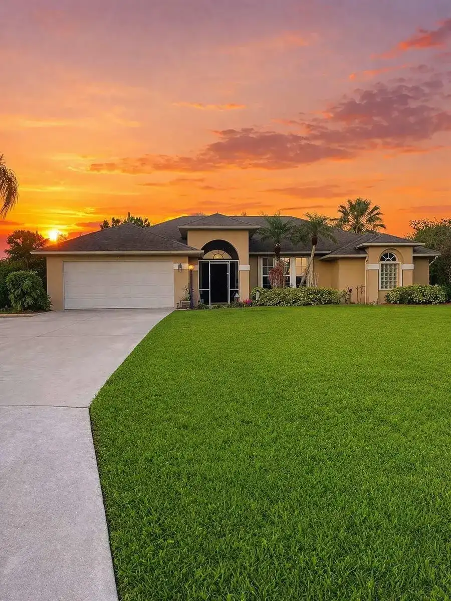 2815 SE Tate Avenue, Port St. Lucie FL 34984