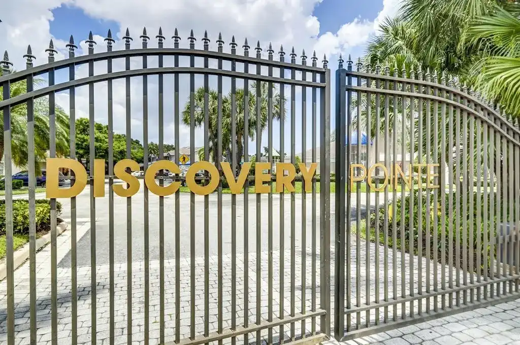 2147 Discovery Circle W, Deerfield Beach FL 33442