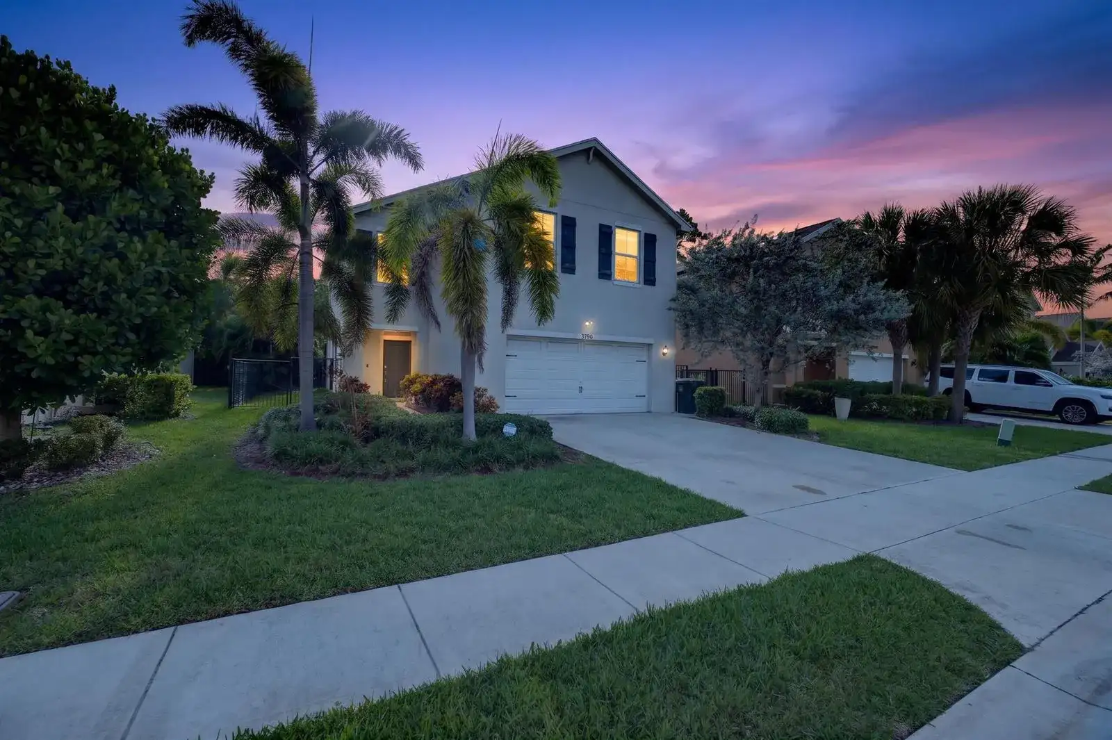 3758 Whitney Park Lane, FL 33463 photo 2