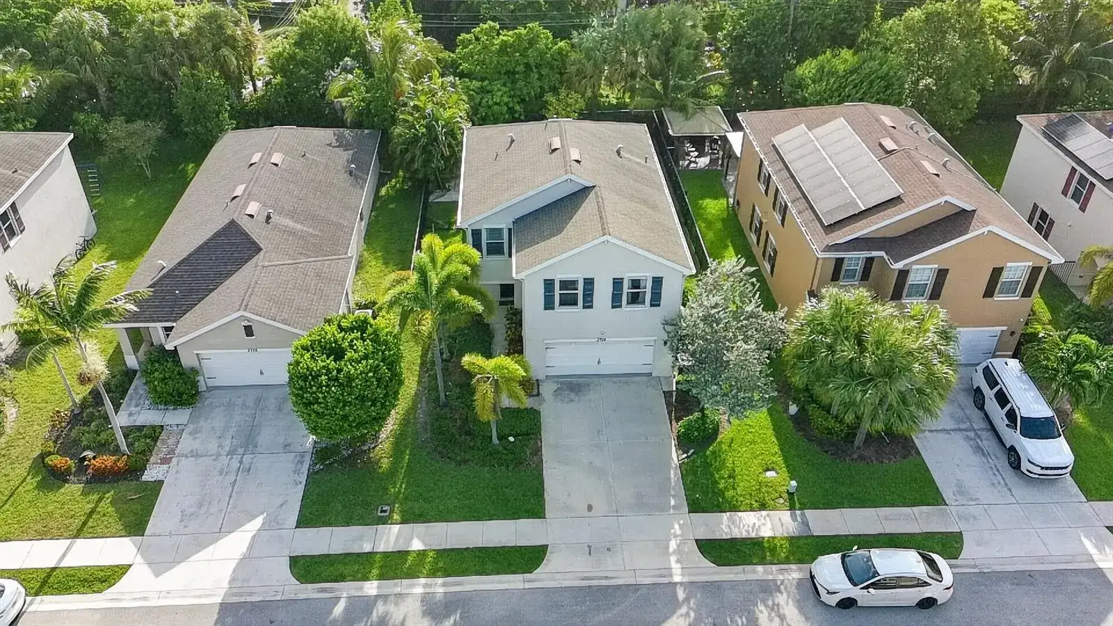 3758 Whitney Park Lane, FL 33463 photo 4