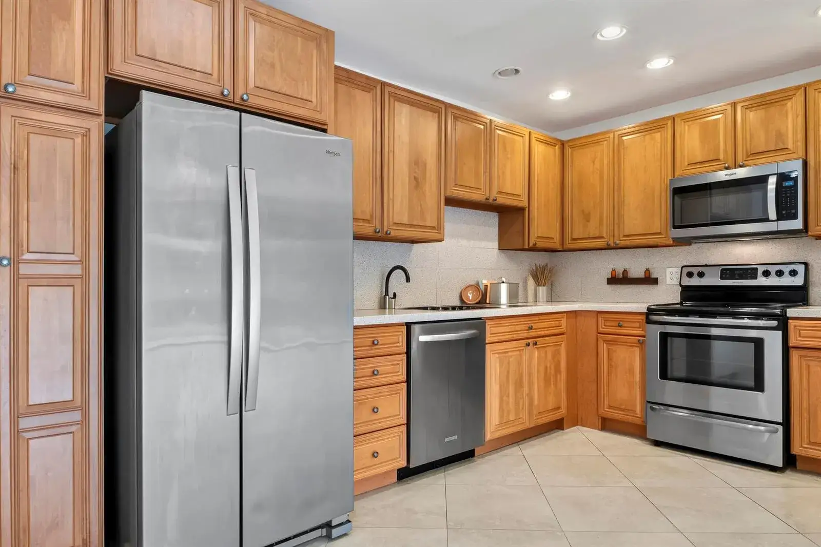 13 Jacaranda Drive # 214, Plantation FL 33324