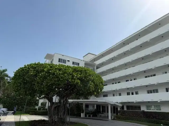 33 S Ocean Avenue # 108, Palm Beach Shores FL 33404