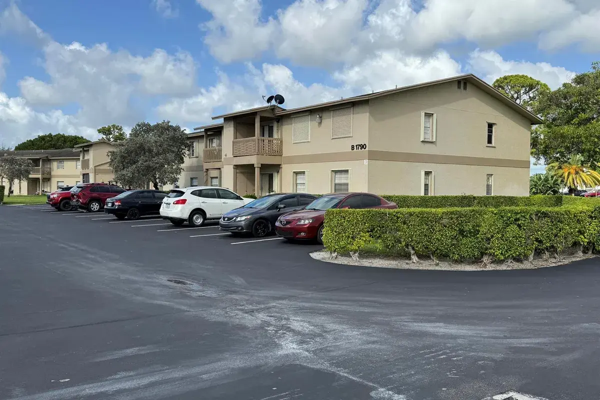 1790 Abbey Road # 202, West Palm Beach FL 33415