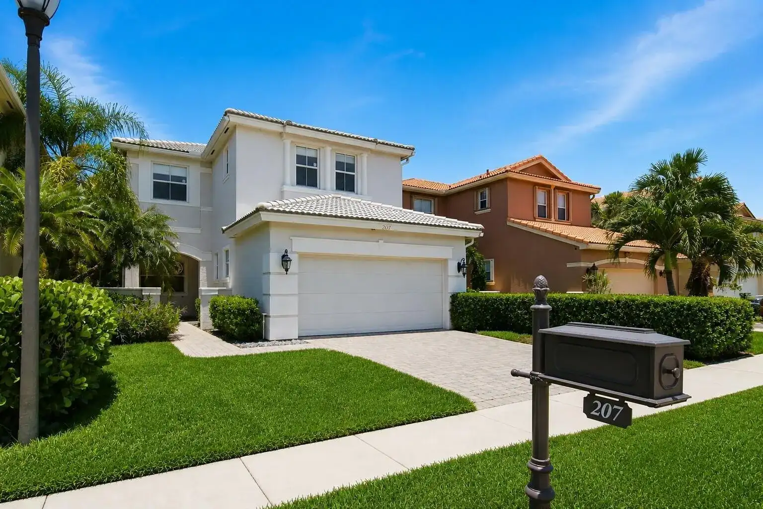 207 Isle Verde Way, Palm Beach Gardens FL 33418 photo 2
