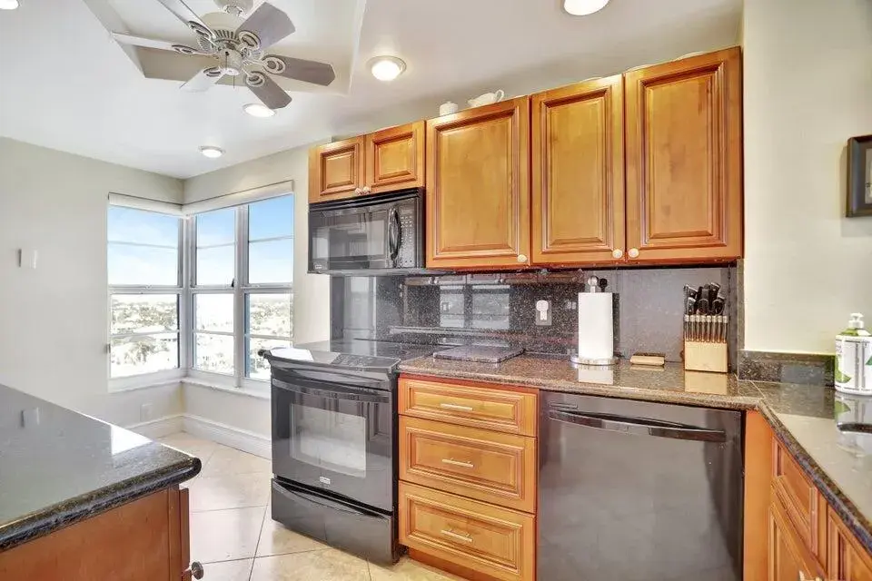 1021 Hillsboro Mile # 1108, Hillsboro Beach FL 33062