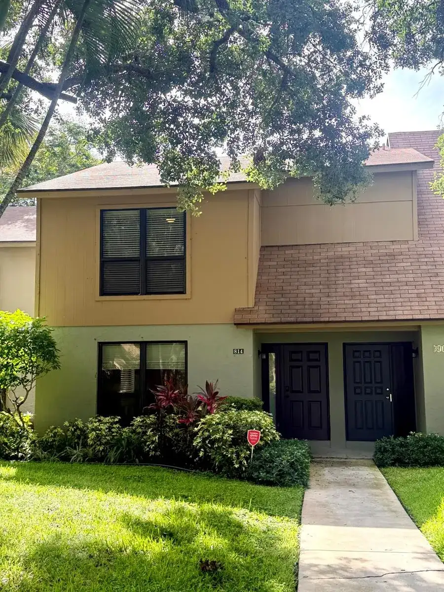814 Sandtree Drive, Palm Beach Gardens FL 33403 photo 2
