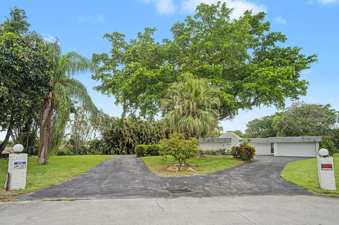 5707 White Hickory Circle, Tamarac FL 33319 photo 3
