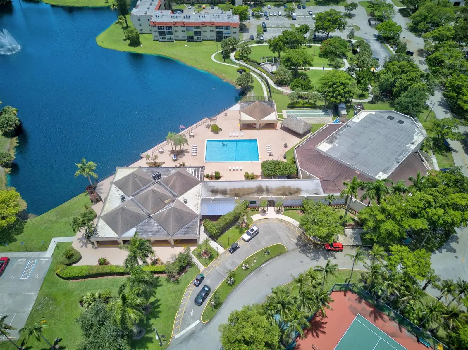 8101 N Sunrise Lakes Drive N # 112, Sunrise FL 33322 photo 5