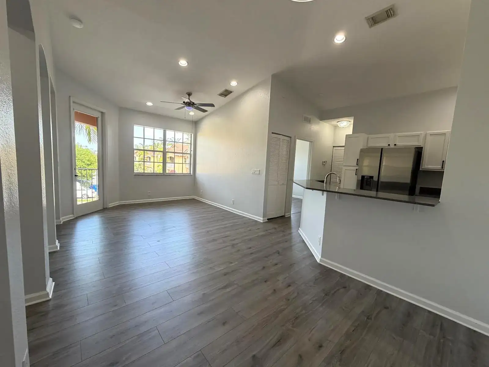 3261 Scarletta Drive, Riviera Beach FL 33404 photo 2
