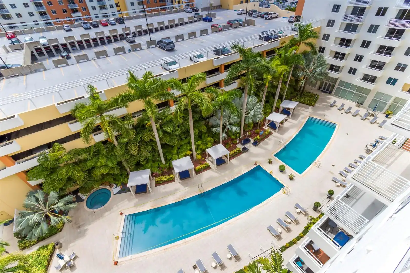 18800 NE 29th Avenue # 923, Miami FL 33180 photo 2