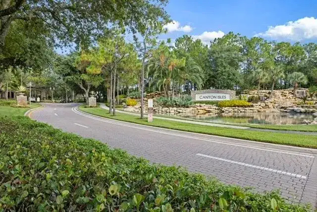 11045 Misty Ridge Way, Boynton Beach FL 33473 photo 3