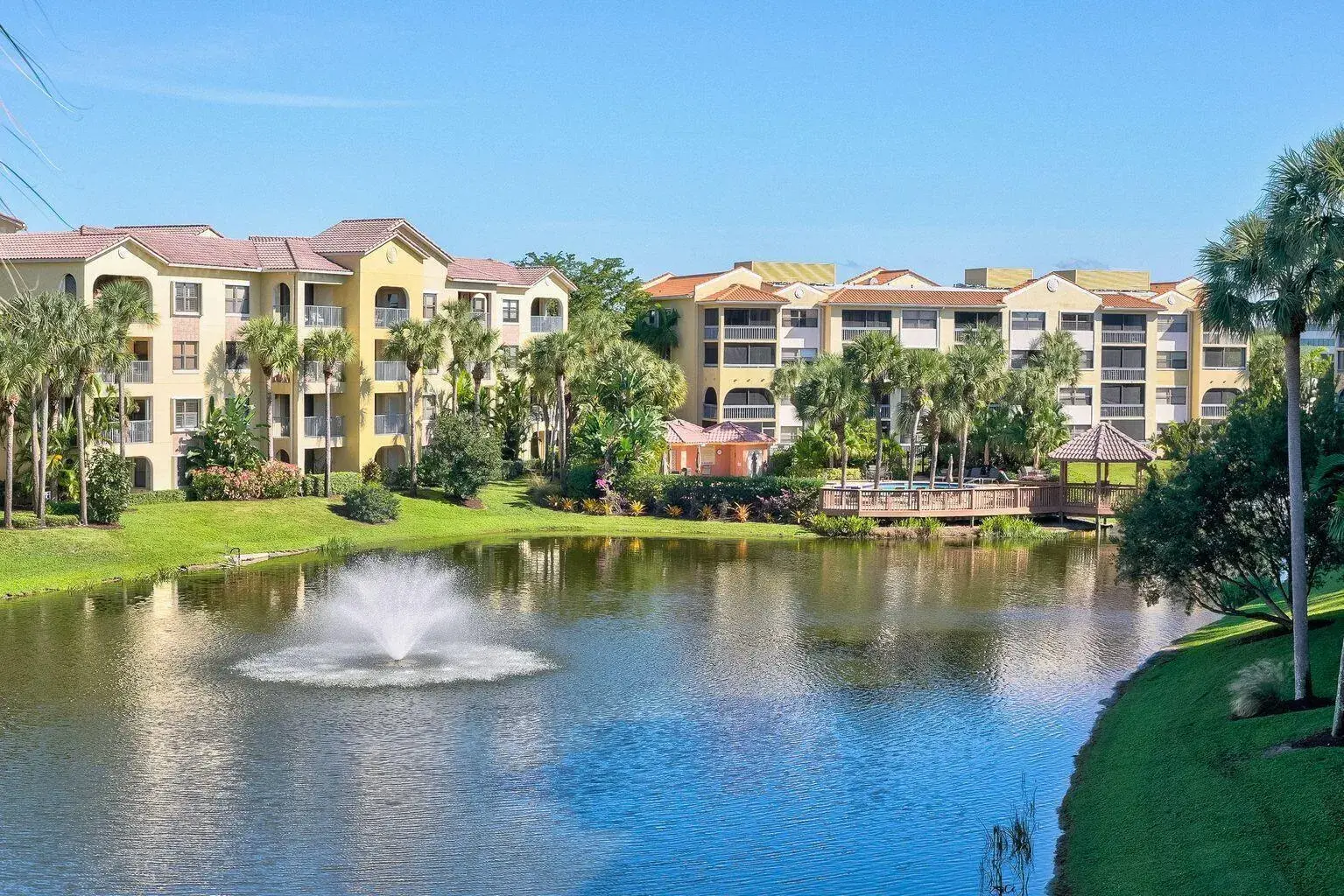 300 Uno Lago Drive # 303, Juno Beach FL 33408