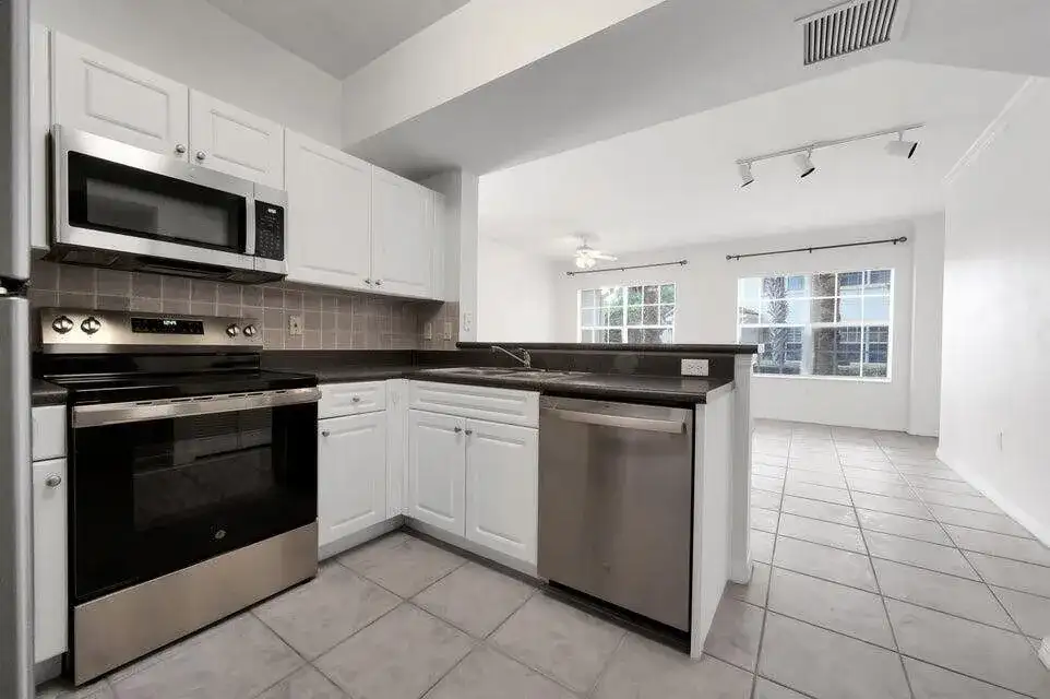 356 SE Rogers Court, Stuart FL 34994 photo 2
