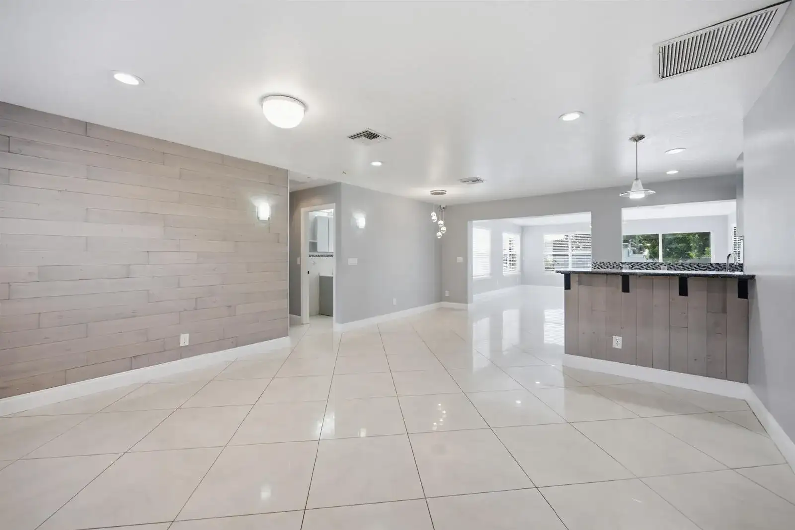 434 Australian Circle, Lake Park FL 33403 photo 4