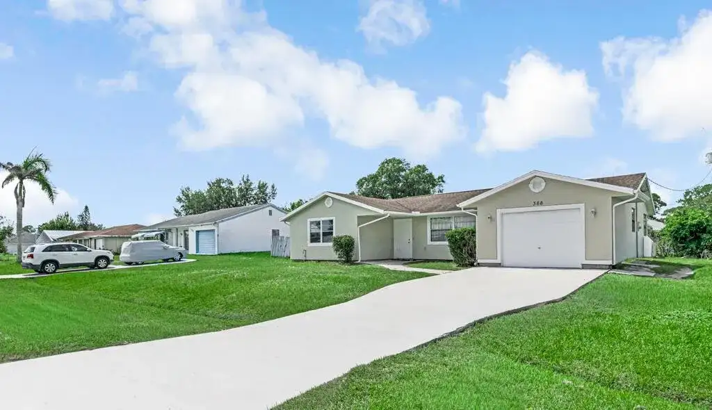 366 SE Lancaster Avenue, Port St. Lucie FL 34984 photo 2