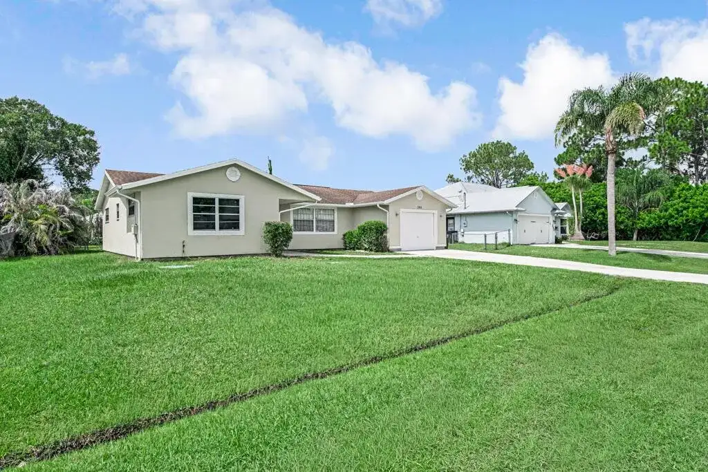 366 SE Lancaster Avenue, Port St. Lucie FL 34984 photo 3
