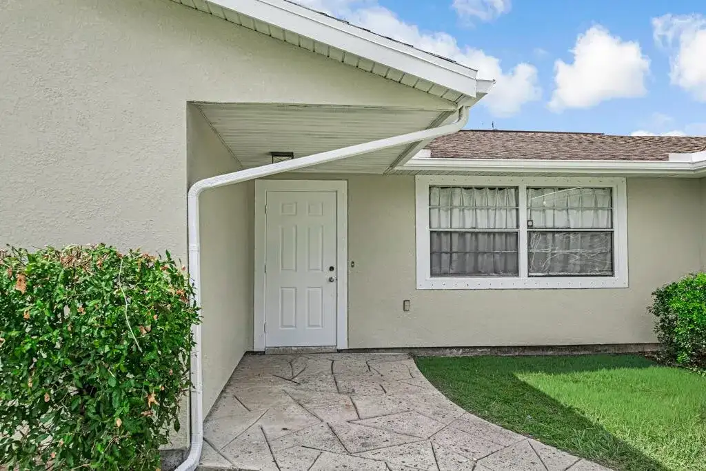 366 SE Lancaster Avenue, Port St. Lucie FL 34984 photo 4