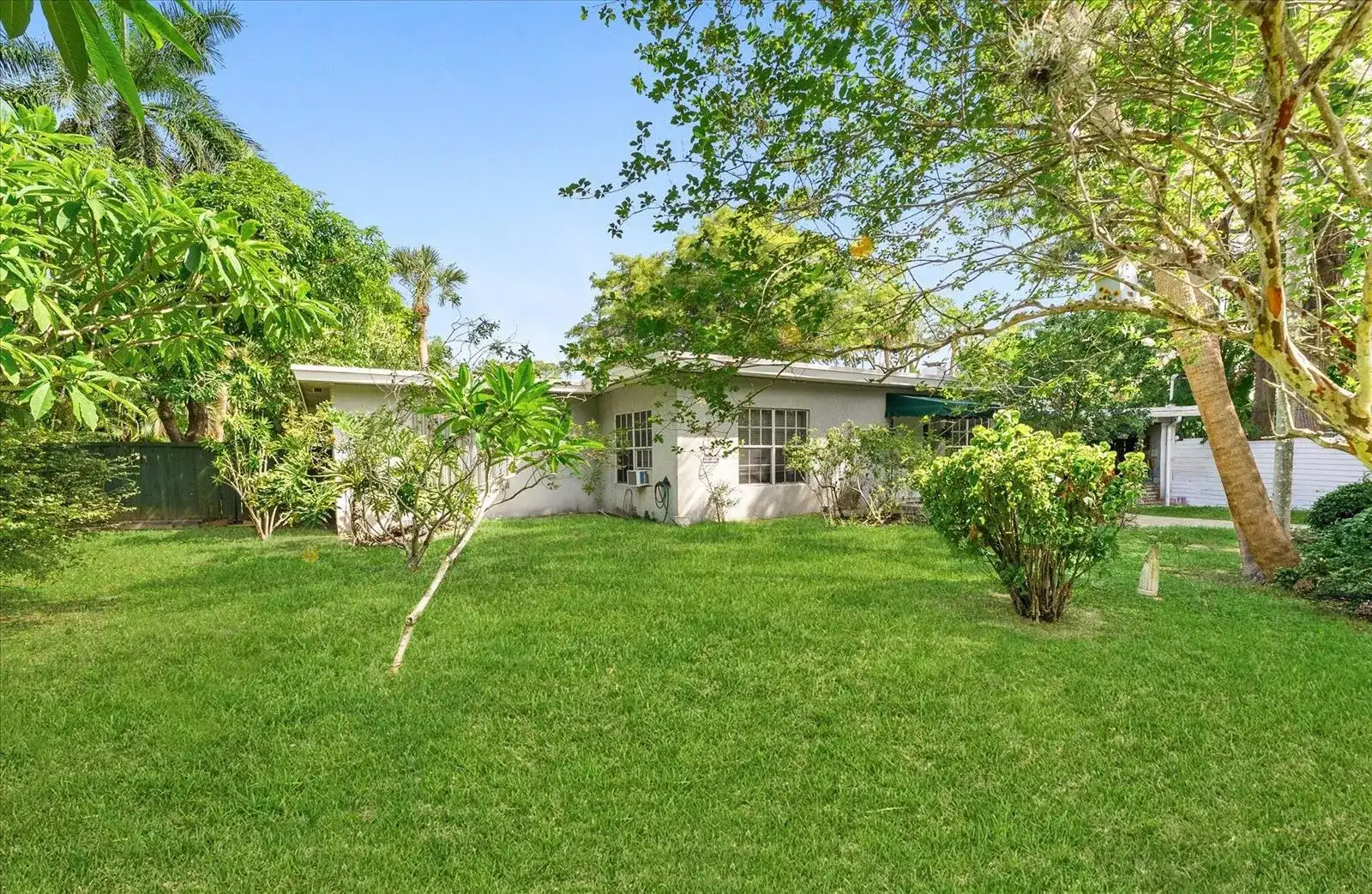 330 NW 32nd Court, Oakland Park FL 33309 photo 4