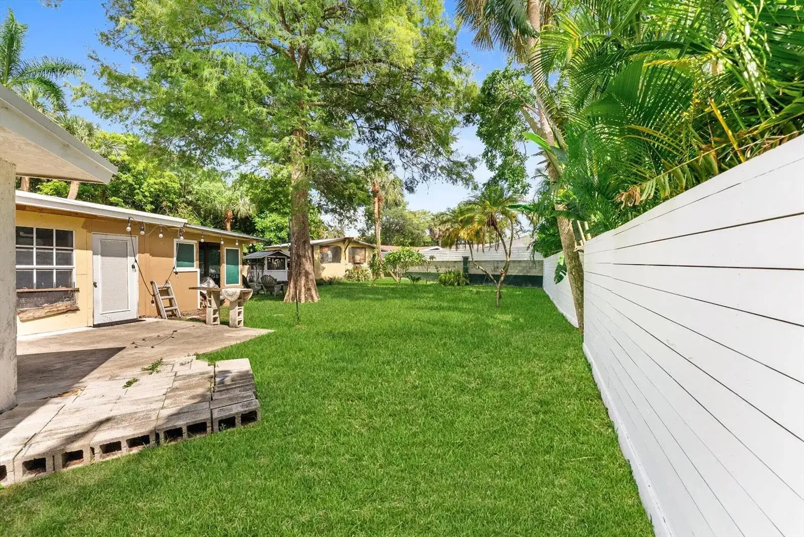 330 NW 32nd Court, Oakland Park FL 33309 photo 5