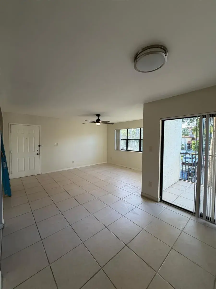 540 S Park Road # 9, Hollywood FL 33021