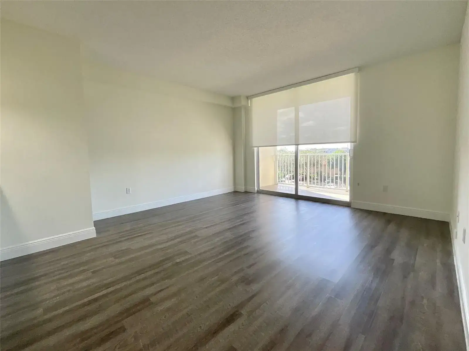 7707 NW 7 Street # 616, Miami FL 33126 photo 2