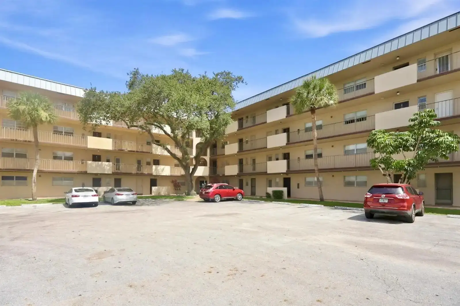 6301 N Falls Circle Drive # 111, Lauderhill FL 33319