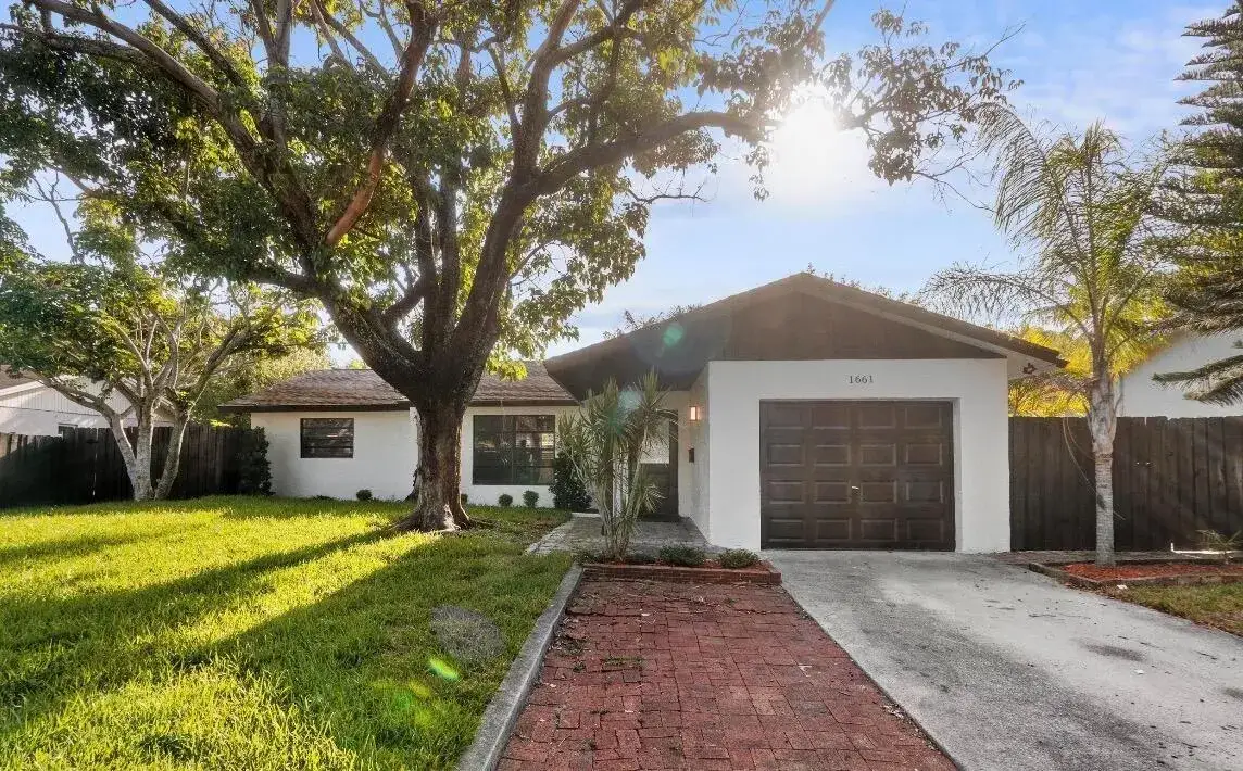 1661 NW 1st Avenue, Pompano Beach FL 33060