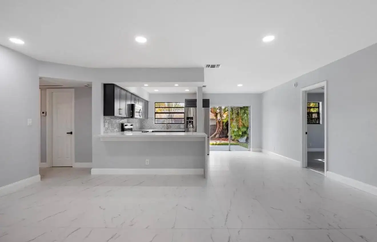 1661 NW 1st Avenue, Pompano Beach FL 33060 photo 2