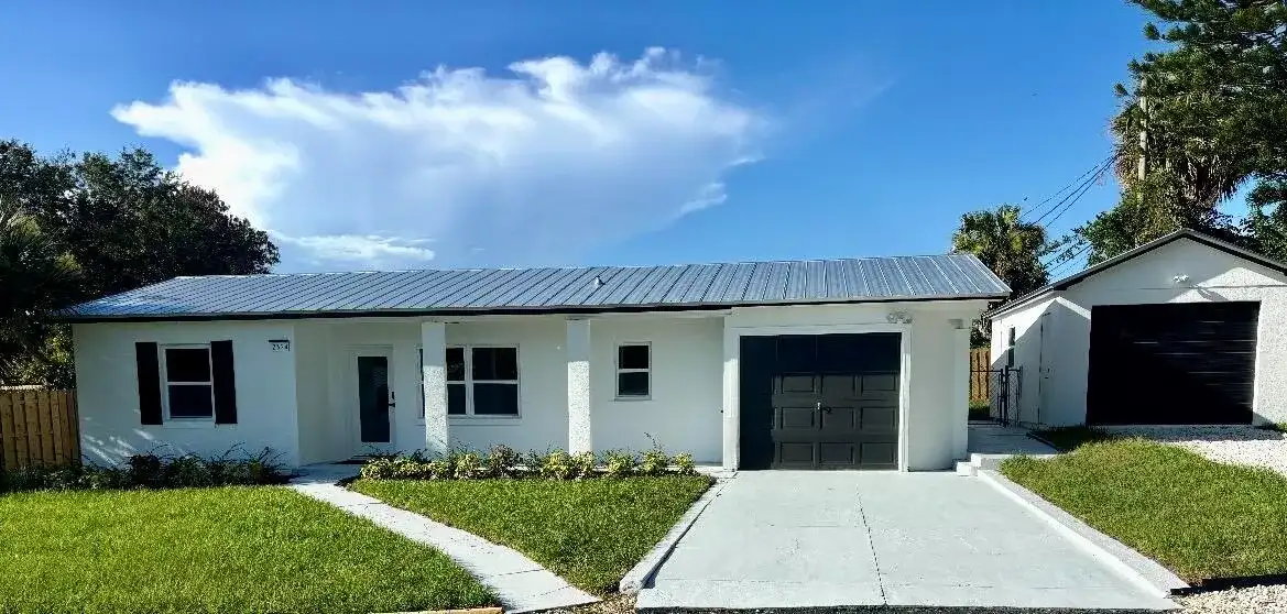 2324 NE Pine Ridge Street, Jensen Beach FL 34957