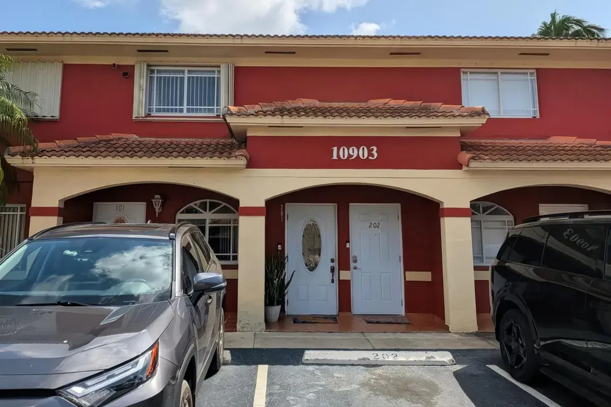 10903 W Okeechobee Road # 201, Hialeah FL 33018