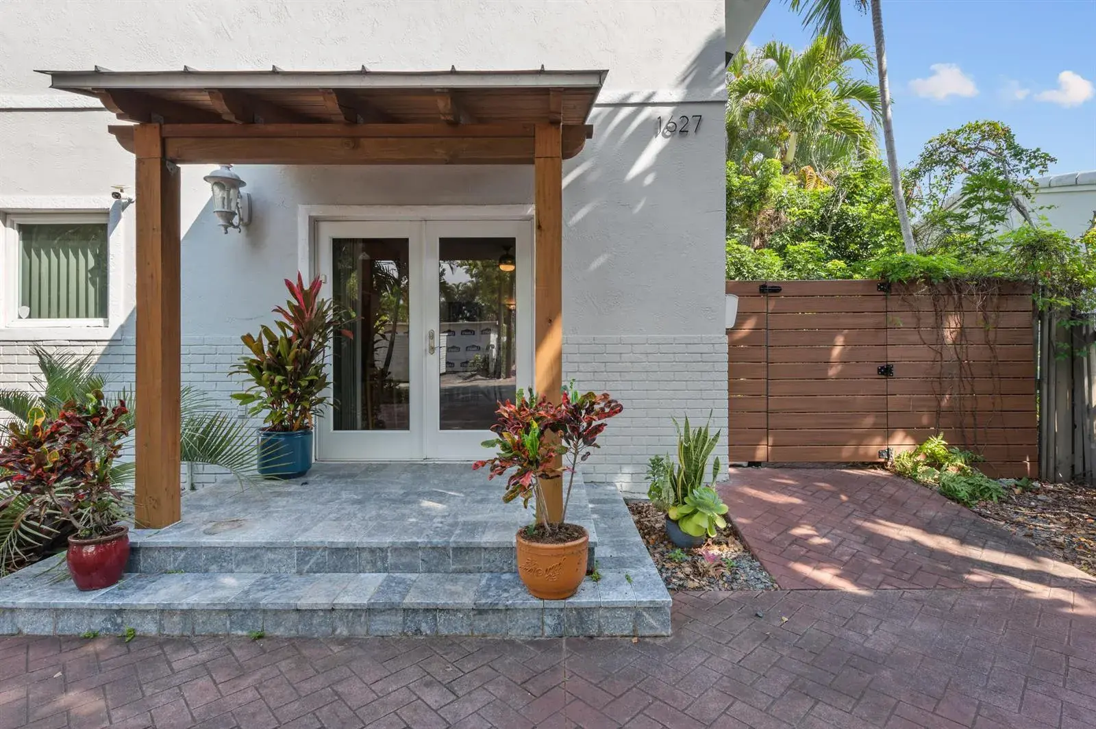 1627 NE 7th Street, Fort Lauderdale FL 33304