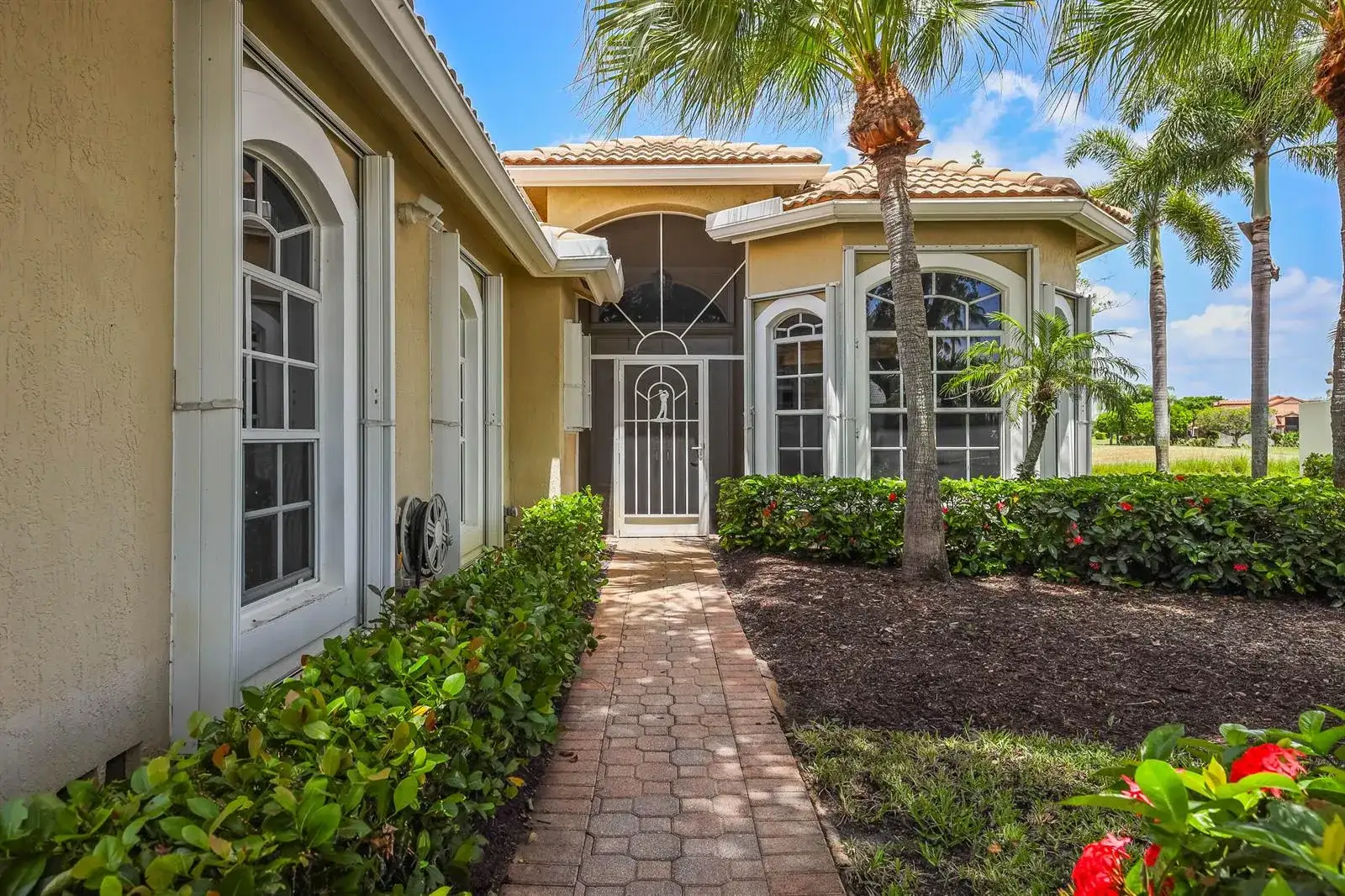 5743 Fountains Drive S, Lake Worth FL 33467 photo 2