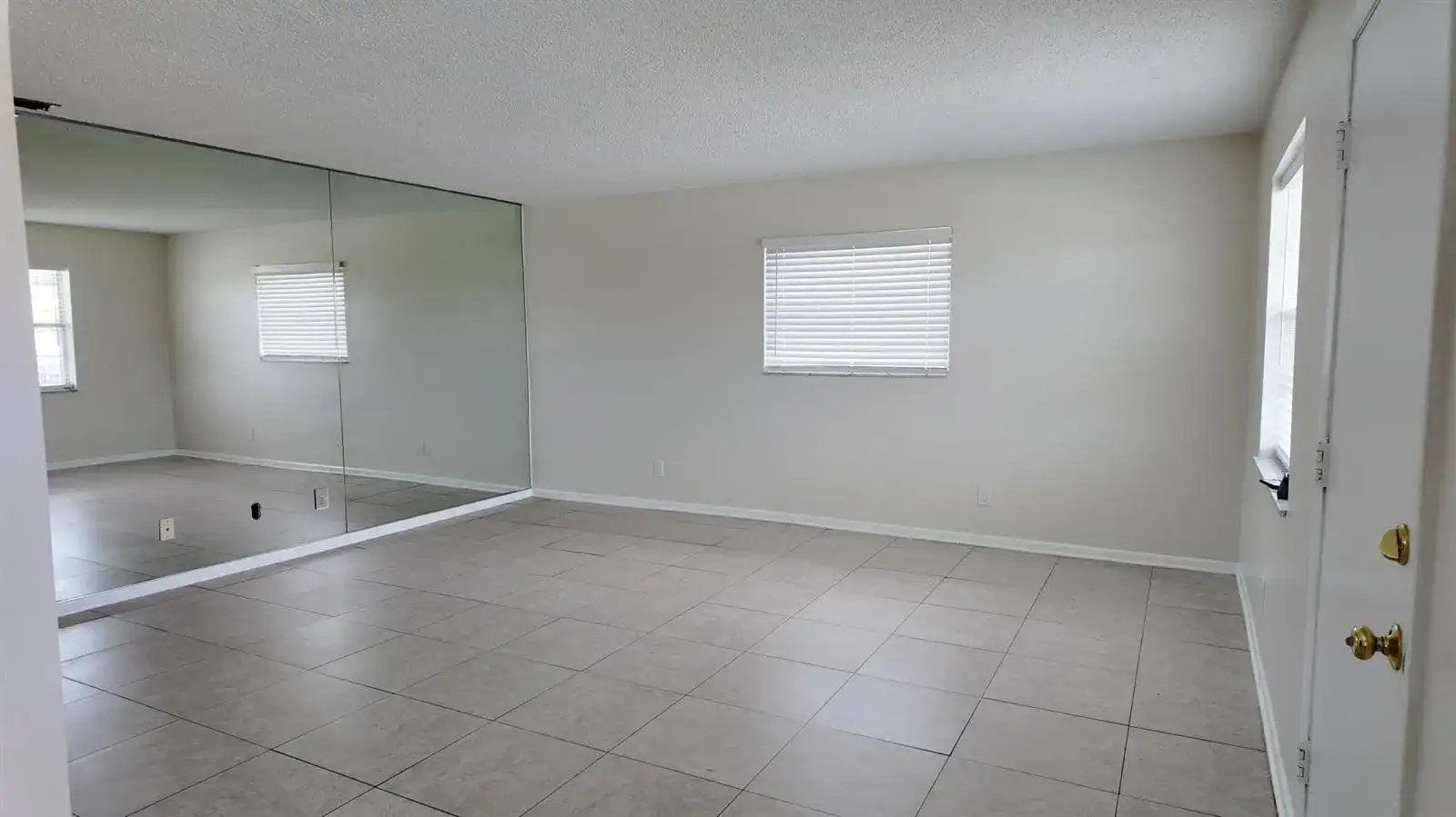 227 Castlewood Drive # 207, North Palm Beach FL 33408 photo 3