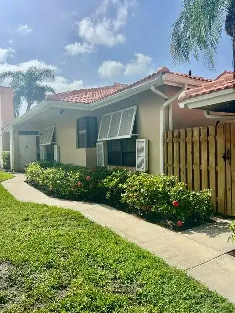 225 Old Meadow Way, Palm Beach Gardens FL 33418