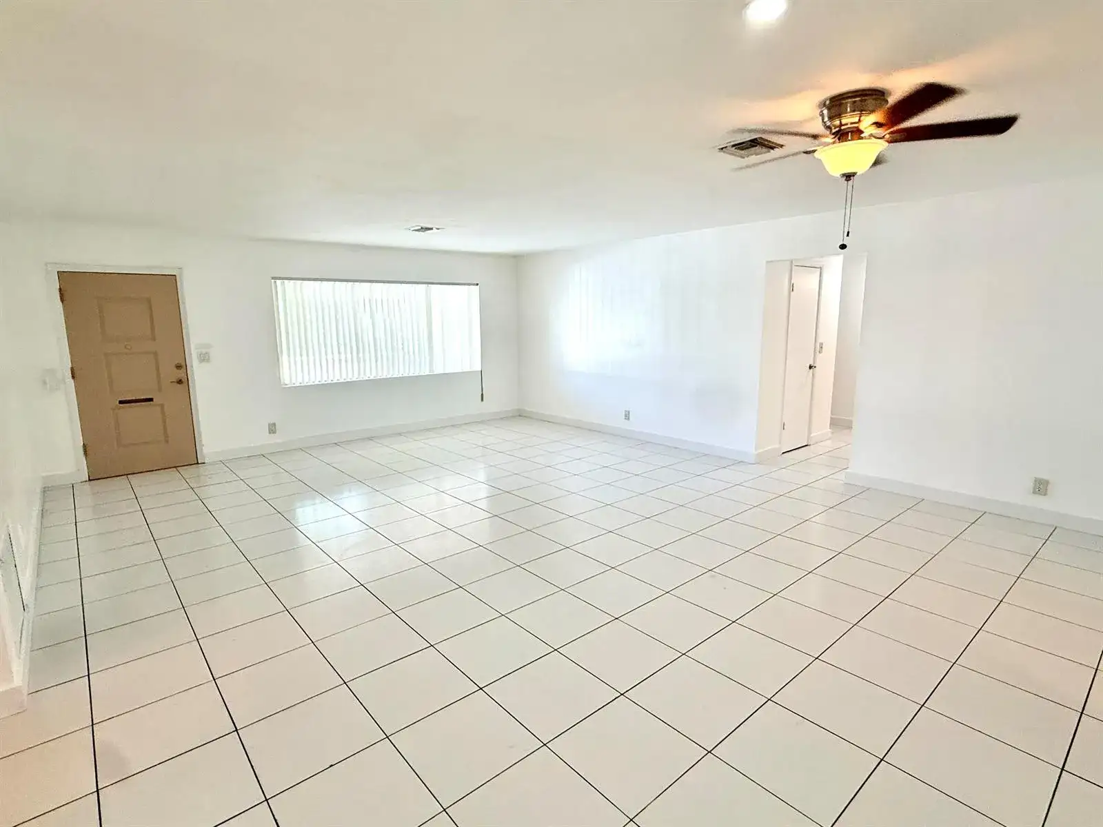 118 SE 10th Court, Deerfield Beach FL 33441 photo 2