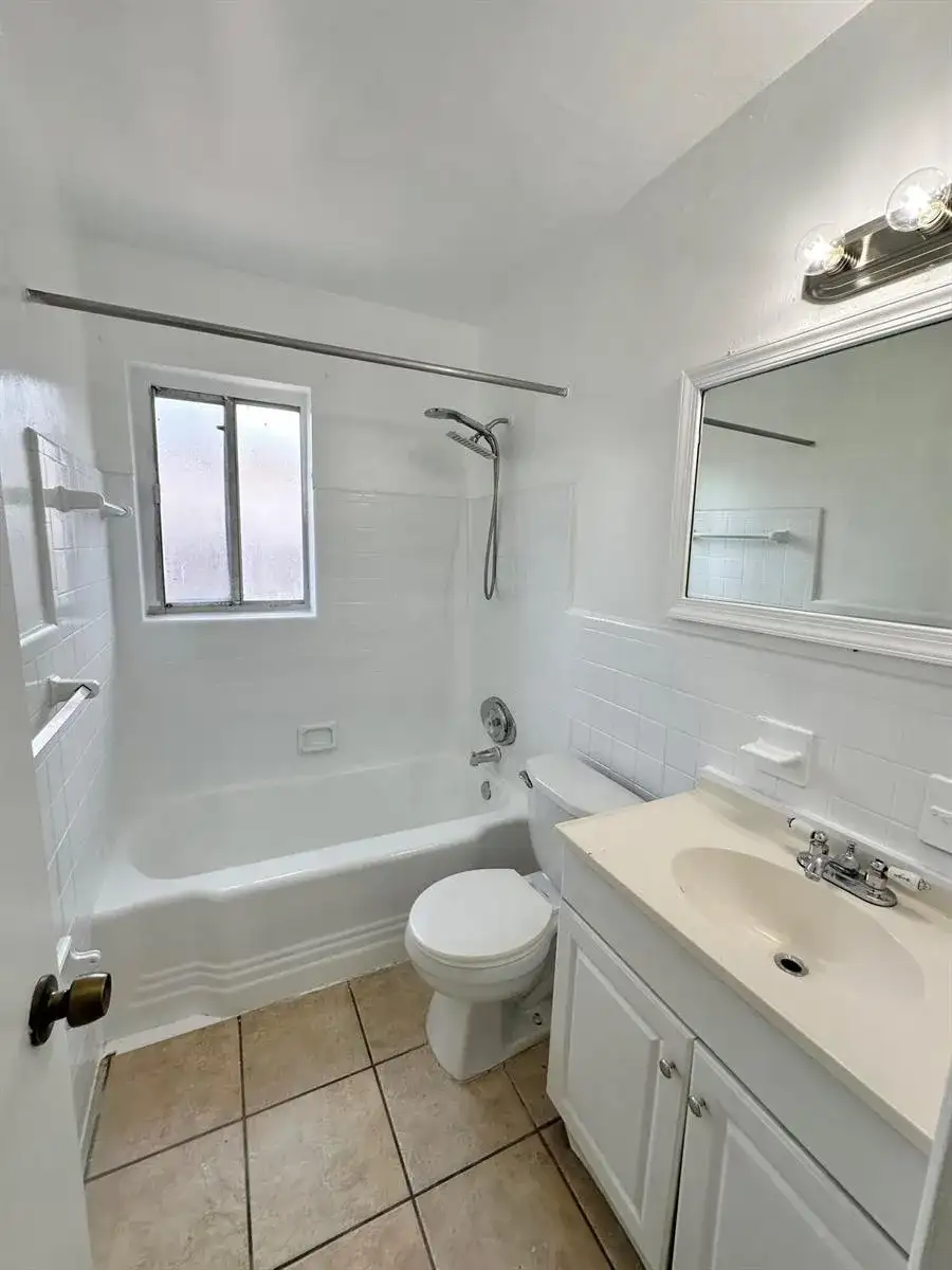 1409 NW 2nd Avenue, Fort Lauderdale FL 33311 photo 2